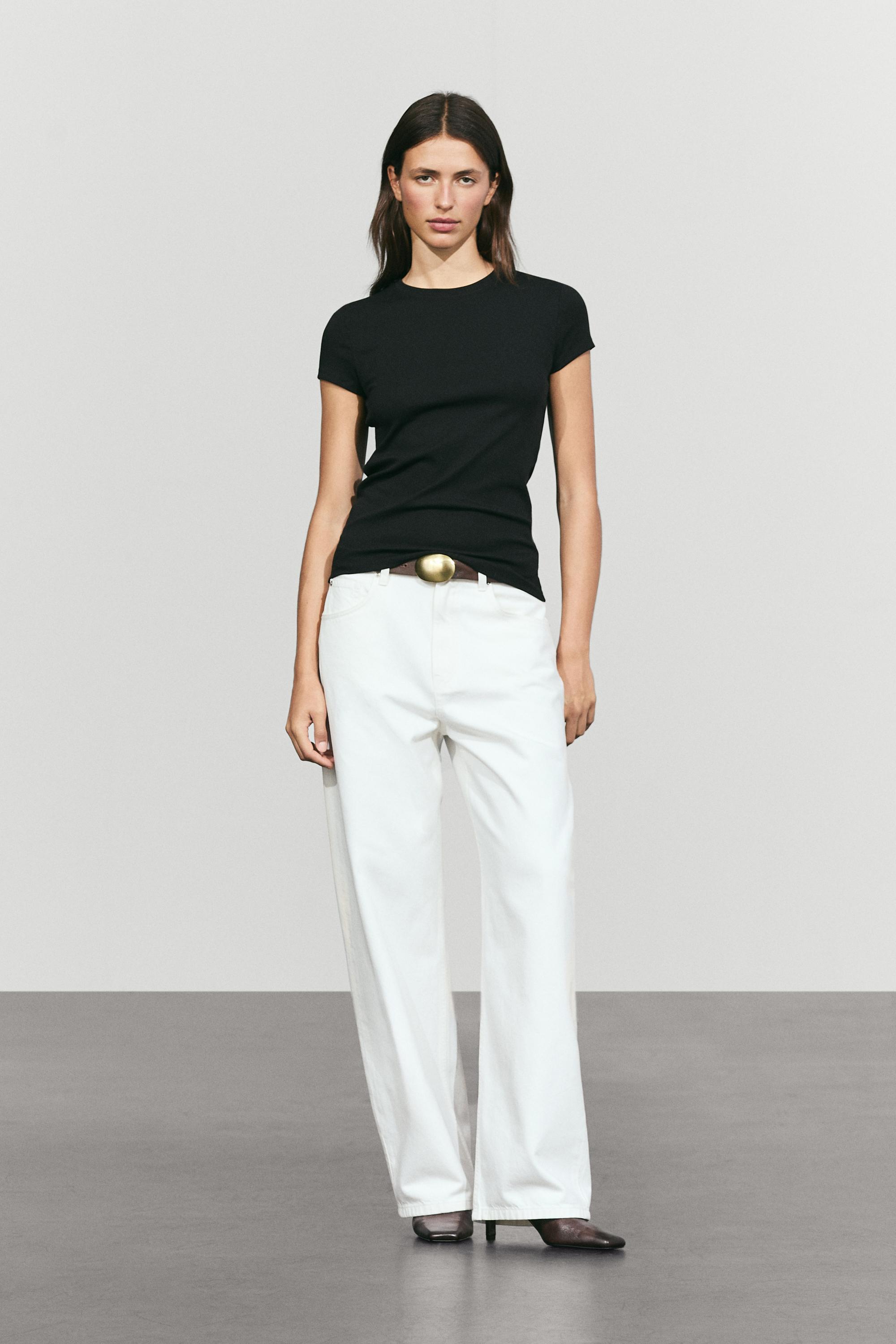 Short sleeve slim fit T-shirt